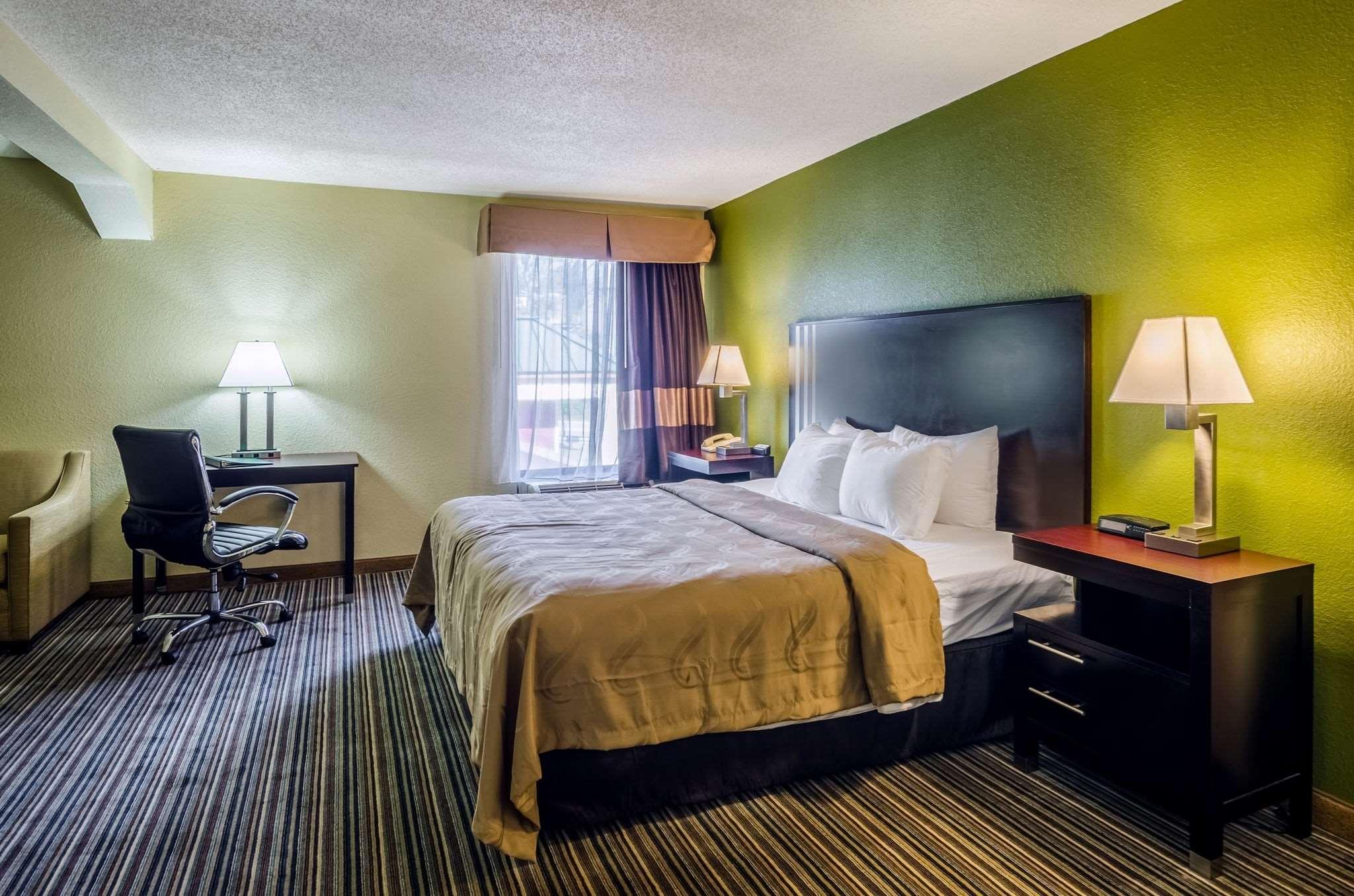 Spark By Hilton Wytheville East Main Street Extérieur photo