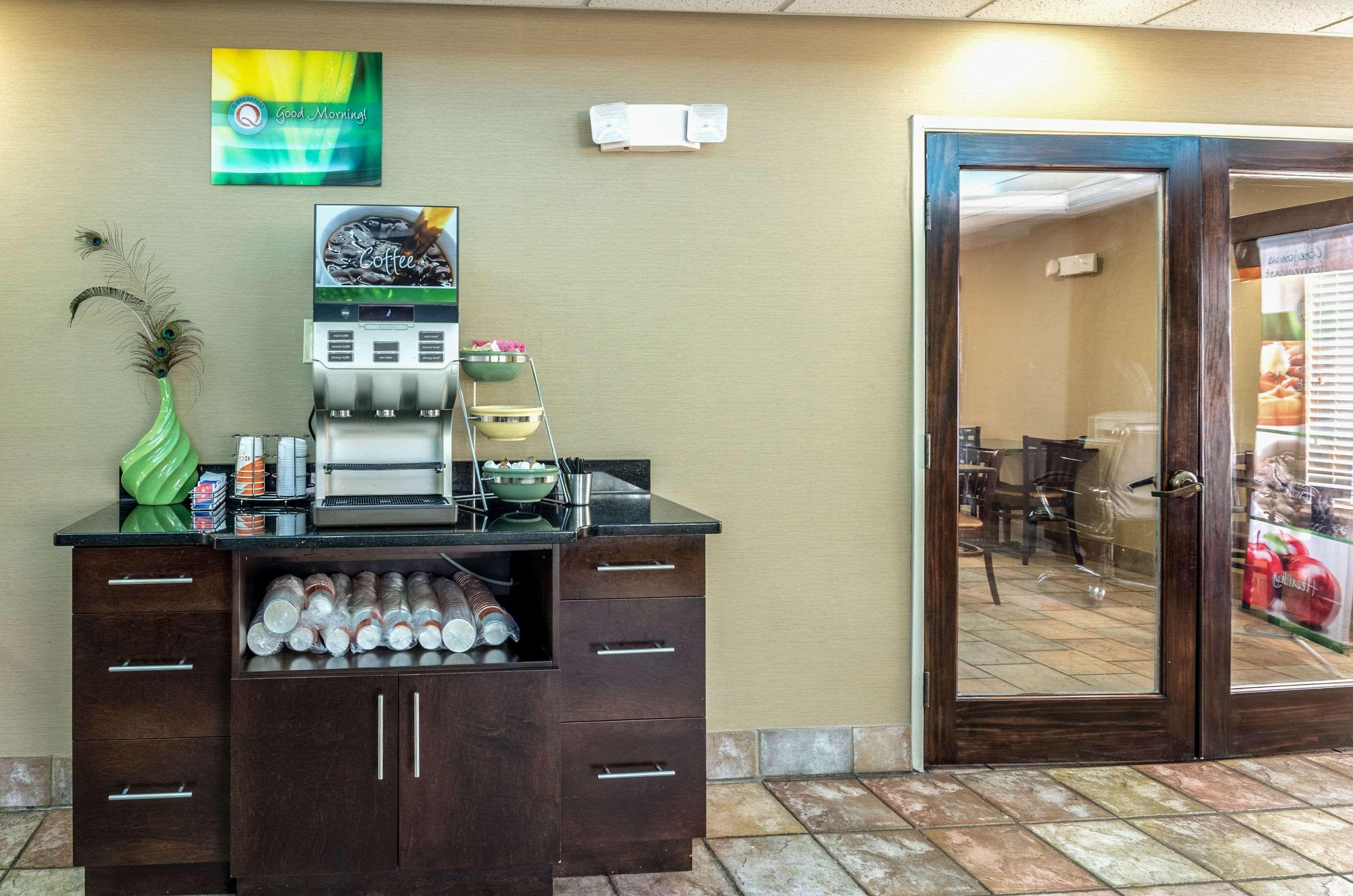 Spark By Hilton Wytheville East Main Street Extérieur photo