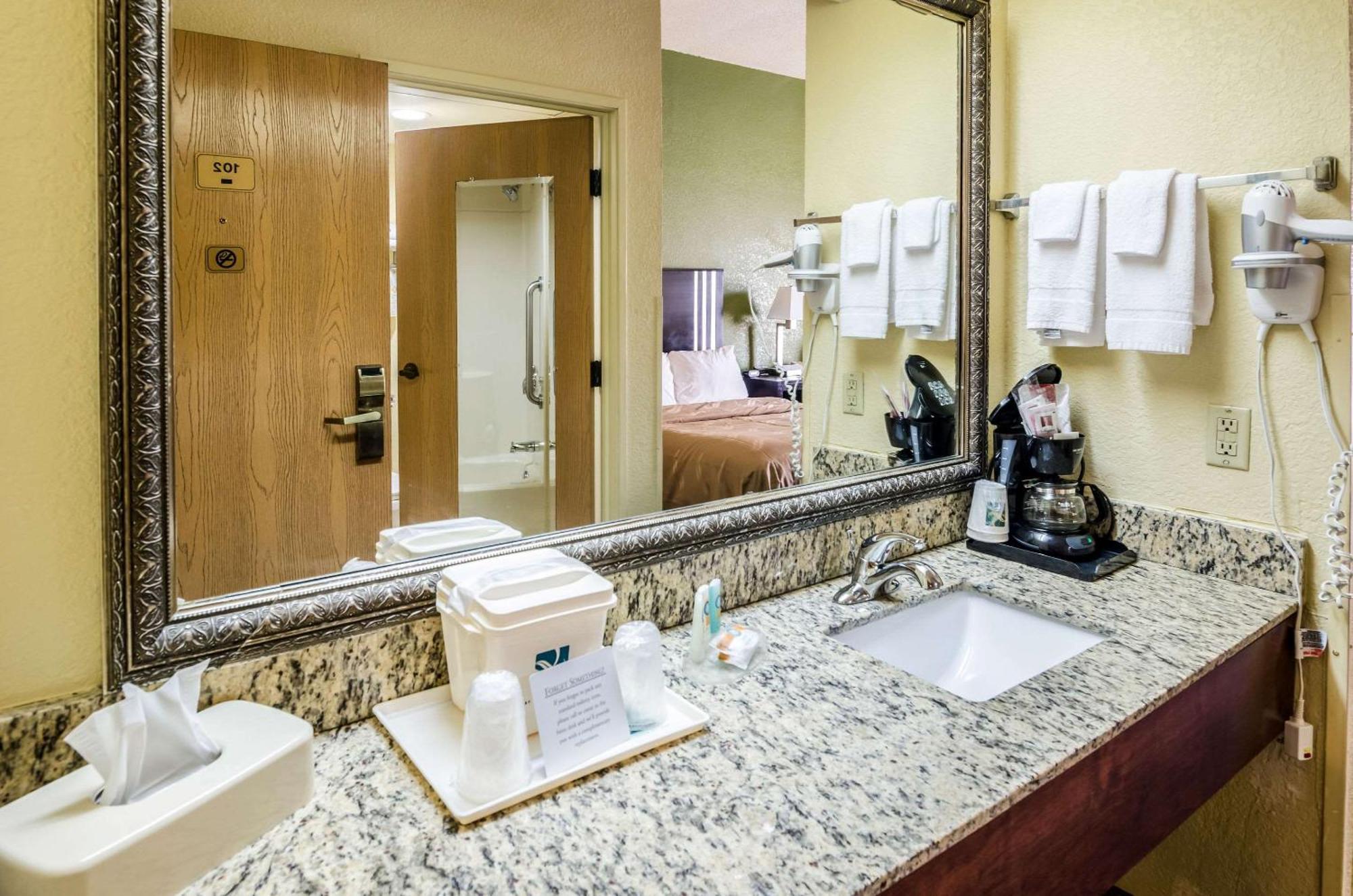 Spark By Hilton Wytheville East Main Street Extérieur photo
