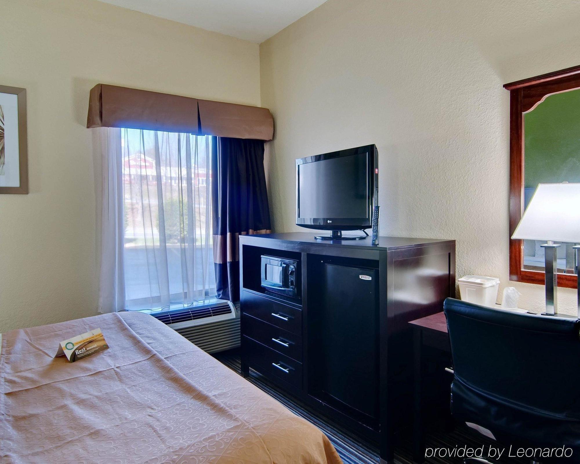 Spark By Hilton Wytheville East Main Street Extérieur photo