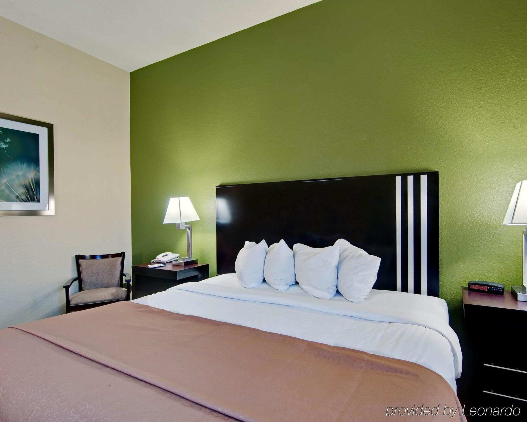 Spark By Hilton Wytheville East Main Street Extérieur photo