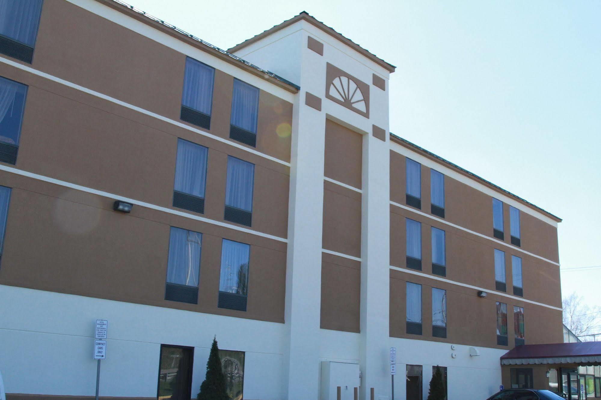 Spark By Hilton Wytheville East Main Street Extérieur photo