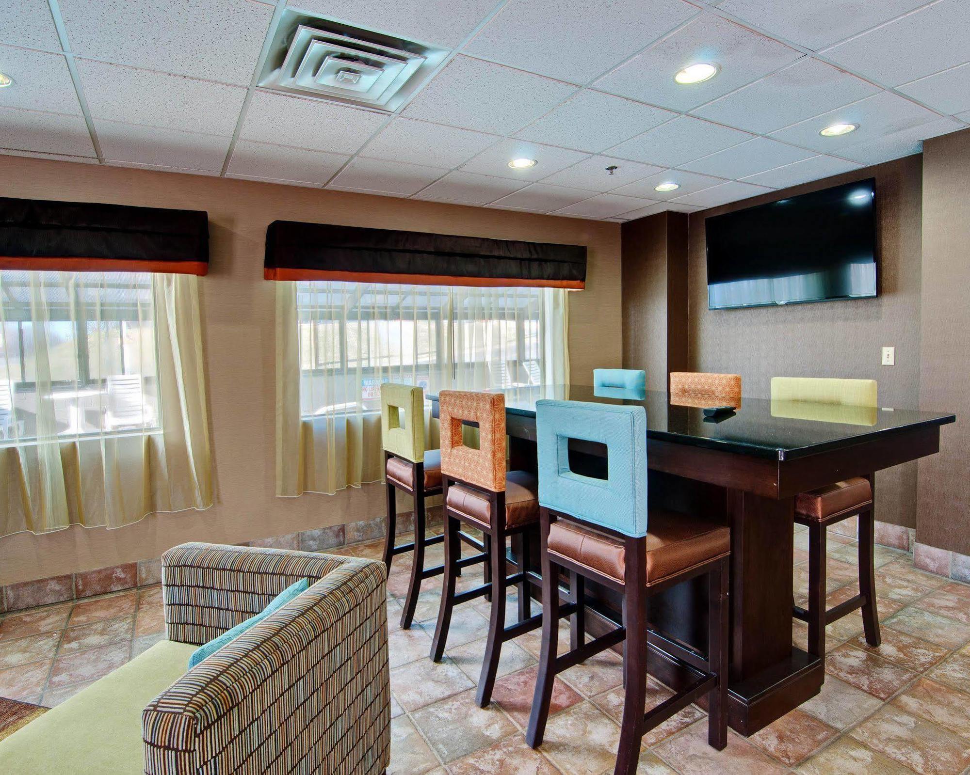 Spark By Hilton Wytheville East Main Street Extérieur photo