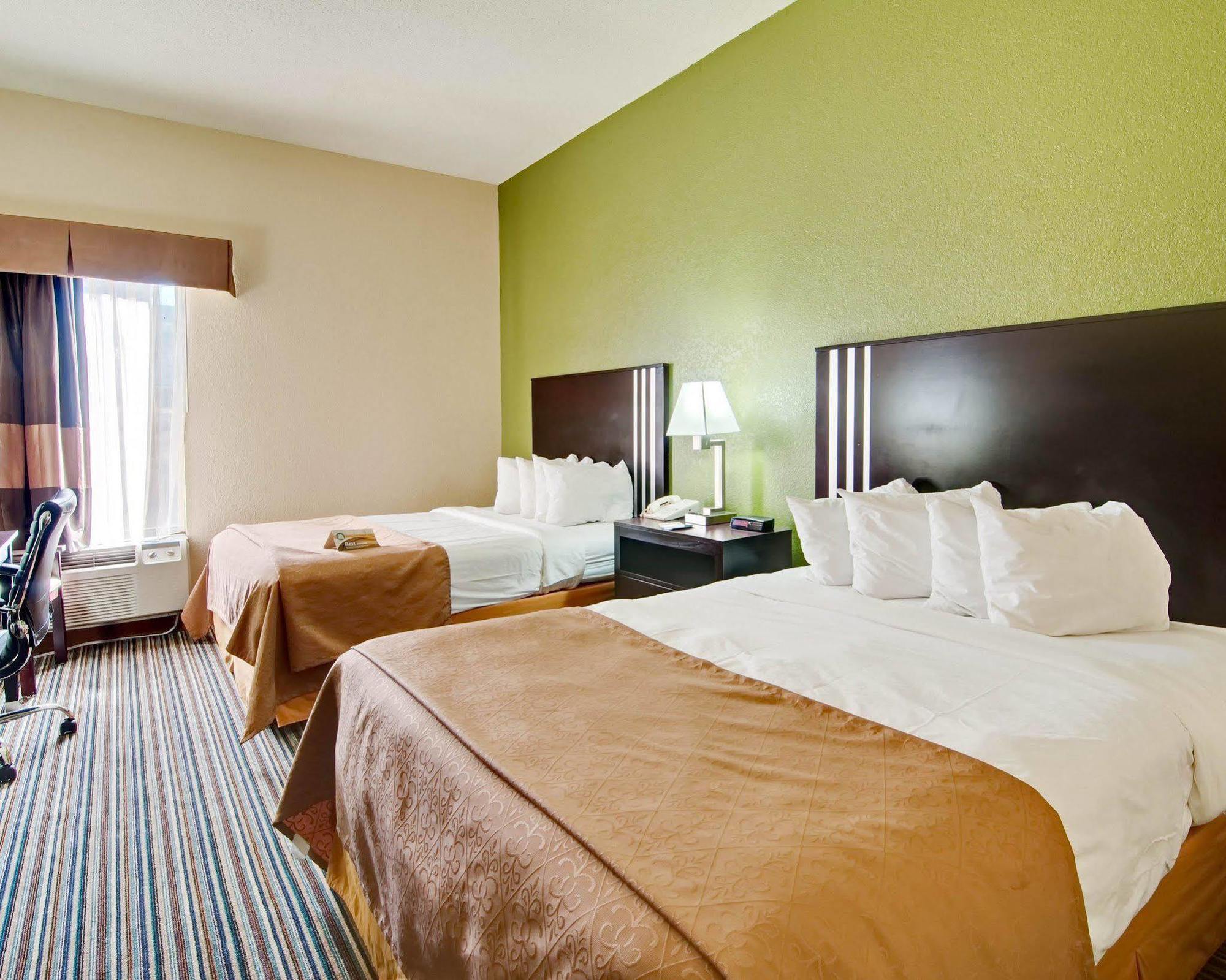 Spark By Hilton Wytheville East Main Street Extérieur photo
